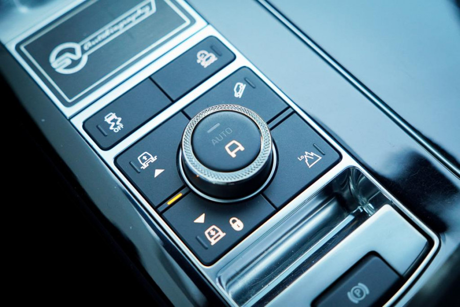Land Rover Range Rover 5.0 V8 SC SVAutobiography Dynamic / SV lak / Massage voor + achter / Pano / ACC / Trekhaak