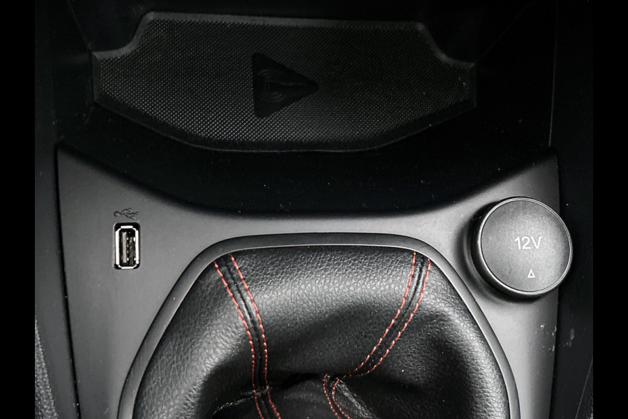 Ford Fiesta 1.0 EcoBoost ST-Line (NAVIGATIE, CARPLAY, LED, STUURBEDIENING, PARKEERSENSOREN, 1e EIGENAAR, GOED ONDERHOUDEN)