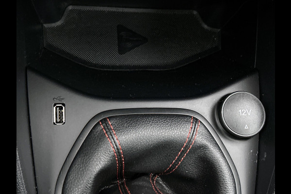 Ford Fiesta 1.0 EcoBoost ST-Line (NAVIGATIE, CARPLAY, LED, STUURBEDIENING, PARKEERSENSOREN, 1e EIGENAAR, GOED ONDERHOUDEN)