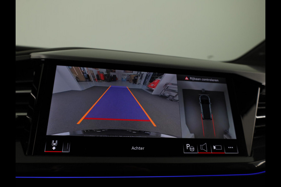 Audi Q4 e-tron 45 quattro S Edition Competition 82 kWh Panoramadak | 360 Camera | Adaptieve cruise control | Sfeerverlichting |