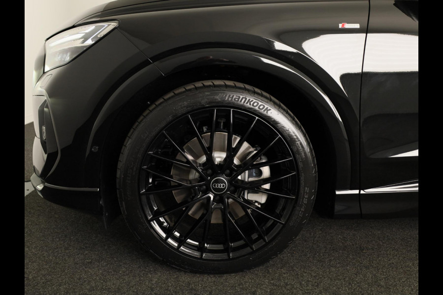 Audi Q4 e-tron 45 quattro S Edition Competition 82 kWh Panoramadak | 360 Camera | Adaptieve cruise control | Sfeerverlichting |