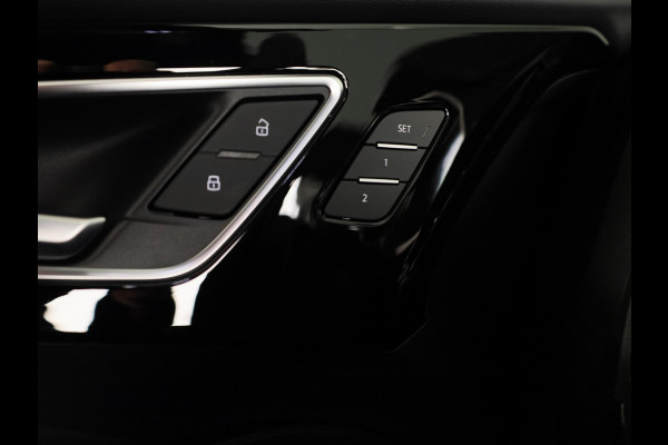 Audi Q4 e-tron 45 quattro S Edition Competition 82 kWh Panoramadak | 360 Camera | Adaptieve cruise control | Sfeerverlichting |