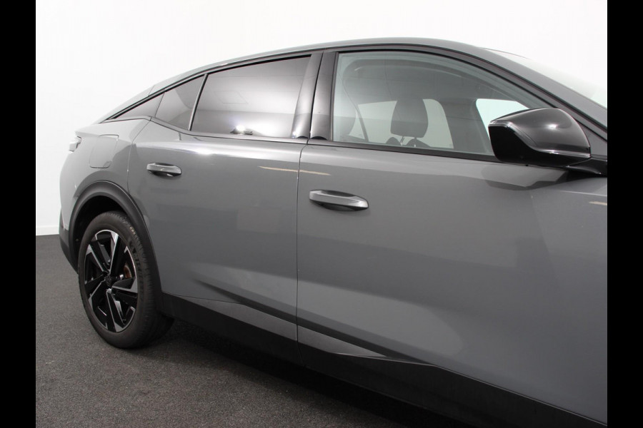 Peugeot 408 1.6 PHEV GT 225pk Automaat Climate control Cruise control LED Parkeersensoren Camera Leder Apple Carplay/ Android Auto Vitual cockpit Lichtmetalen velgen