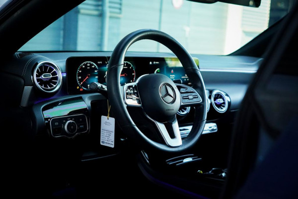 Mercedes-Benz CLA-Klasse Shooting Brake 180 d / Aut / Pano / Sfeerverlichting / Leder