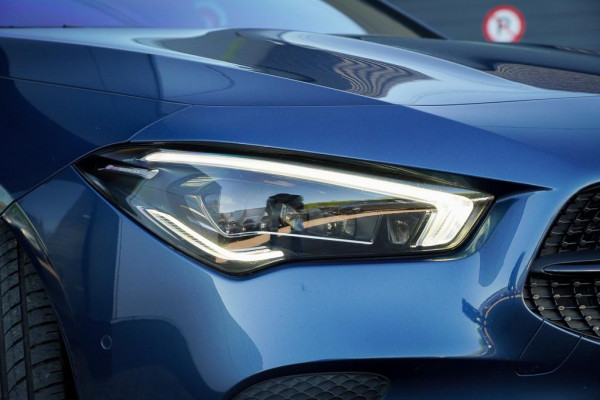 Mercedes-Benz CLA-Klasse Shooting Brake 180 d / Aut / Pano / Sfeerverlichting / Leder