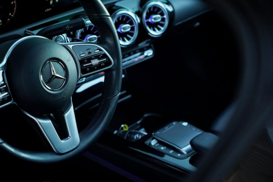 Mercedes-Benz CLA-Klasse Shooting Brake 180 d / Aut / Pano / Sfeerverlichting / Leder