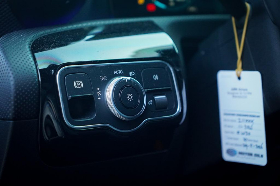 Mercedes-Benz CLA-Klasse Shooting Brake 180 d / Aut / Pano / Sfeerverlichting / Leder