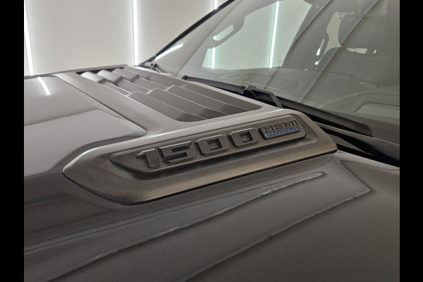 Dodge Ram 5.7 V8 Hemi 4x4 Crew Cab Sport