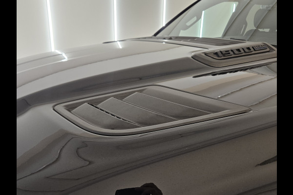 Dodge Ram 5.7 V8 Hemi 4x4 Crew Cab Sport