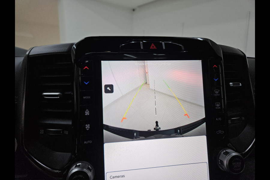 Dodge Ram 5.7 V8 Hemi 4x4 Crew Cab Sport