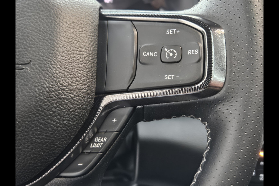 Dodge Ram 5.7 V8 Hemi 4x4 Crew Cab Sport