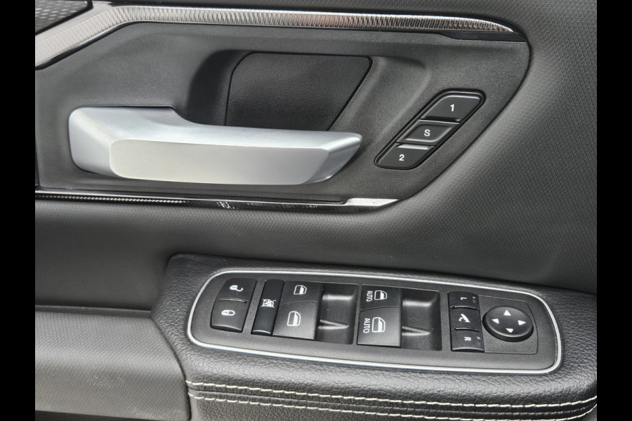 Dodge Ram 5.7 V8 Hemi 4x4 Crew Cab Sport