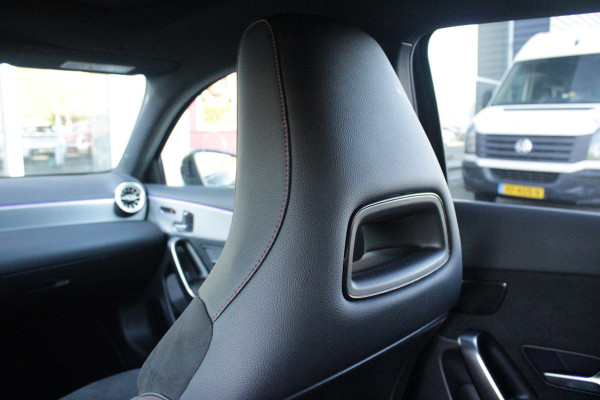 Mercedes-Benz A-Klasse 180 BUSINESS SOLUTION AMG | PANORAMA SCHUIF/KANTEL DAK | SFEER VERLICHTING | ELEKTRISCH VERSTELBARE VOORSTOELEN MET GEHEUGEN FUNCTIE | STOEL VERWARMING OP BEIDE VOORSTOELEN | MULTIBEAM LED KOPLAMPEN | ACHTERUITRIJ CAMERA | APPLE CARPLAY/ANDROID AUTO | NAVIGATIE | KEYLESS GO | CRUISE CONTROL | NIGHT PAKKET | VERKEERSLICHTEN WEERGAVE | 17" LICHTMETALEN VELGEN AMG | HEMELBEKLEDING ZWART | MBUX MULTIMEDIA SYSTEEM | SPORTSTOELEN | PARKEERSENSOREN VOOR + ACHTER |