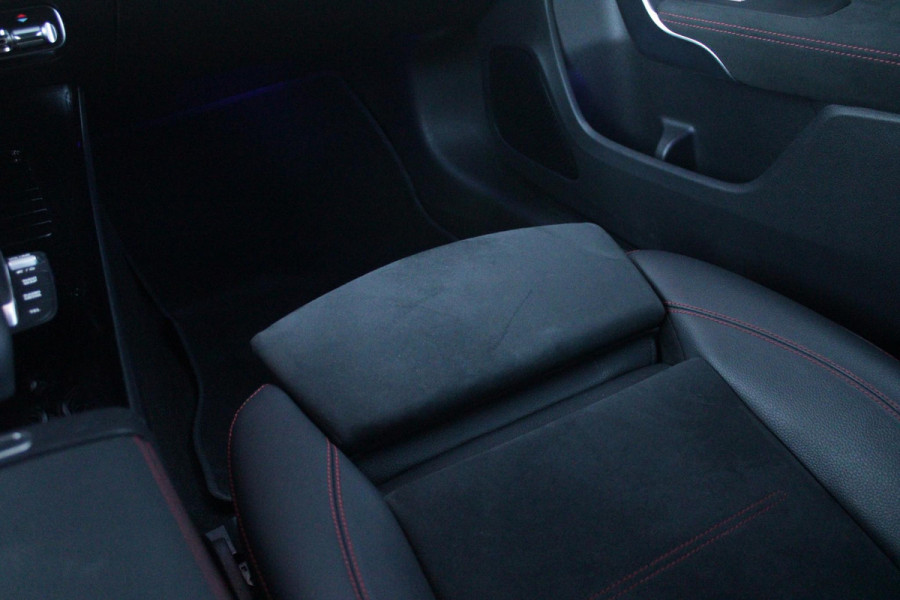 Mercedes-Benz A-Klasse 180 BUSINESS SOLUTION AMG | PANORAMA SCHUIF/KANTEL DAK | SFEER VERLICHTING | ELEKTRISCH VERSTELBARE VOORSTOELEN MET GEHEUGEN FUNCTIE | STOEL VERWARMING OP BEIDE VOORSTOELEN | MULTIBEAM LED KOPLAMPEN | ACHTERUITRIJ CAMERA | APPLE CARPLAY/ANDROID AUTO | NAVIGATIE | KEYLESS GO | CRUISE CONTROL | NIGHT PAKKET | VERKEERSLICHTEN WEERGAVE | 17" LICHTMETALEN VELGEN AMG | HEMELBEKLEDING ZWART | MBUX MULTIMEDIA SYSTEEM | SPORTSTOELEN | PARKEERSENSOREN VOOR + ACHTER |