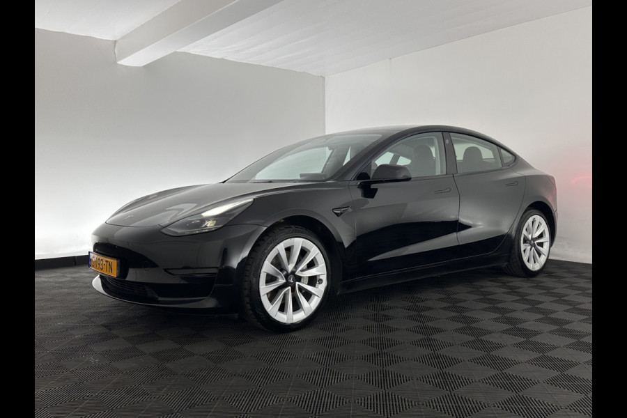 Tesla Model 3 Standard RWD Plus 60 kWh [ 3-Fase-11kW ] {SOH-87%} (INCL-BTW) Aut. *PANO | AUTOPILOT | LEATHER | KEYLESS | FULL-LED | MEMORY-PACK | TOPVIEW | DAB | CARPLAY | DIGI-COCKPIT | LANE-ASSIST | COMFORTSEATS | 19"ALU*