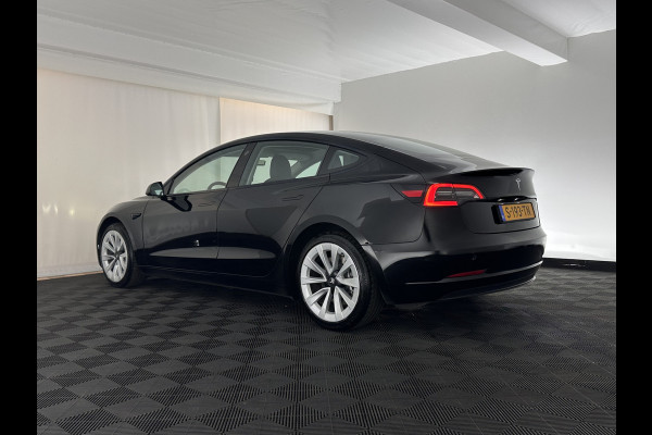 Tesla Model 3 Standard RWD Plus 60 kWh [ 3-Fase-11kW ] {SOH-87%} (INCL-BTW) Aut. *PANO | AUTOPILOT | LEATHER | KEYLESS | FULL-LED | MEMORY-PACK | TOPVIEW | DAB | CARPLAY | DIGI-COCKPIT | LANE-ASSIST | COMFORTSEATS | 19"ALU*