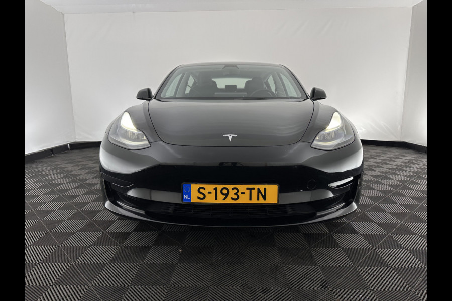 Tesla Model 3 Standard RWD Plus 60 kWh [ 3-Fase-11kW ] {SOH-87%} (INCL-BTW) Aut. *PANO | AUTOPILOT | LEATHER | KEYLESS | FULL-LED | MEMORY-PACK | TOPVIEW | DAB | CARPLAY | DIGI-COCKPIT | LANE-ASSIST | COMFORTSEATS | 19"ALU*