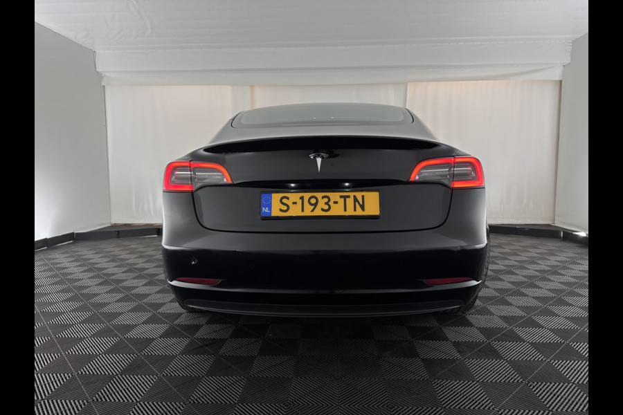 Tesla Model 3 Standard RWD Plus 60 kWh [ 3-Fase-11kW ] {SOH-87%} (INCL-BTW) Aut. *PANO | AUTOPILOT | LEATHER | KEYLESS | FULL-LED | MEMORY-PACK | TOPVIEW | DAB | CARPLAY | DIGI-COCKPIT | LANE-ASSIST | COMFORTSEATS | 19"ALU*