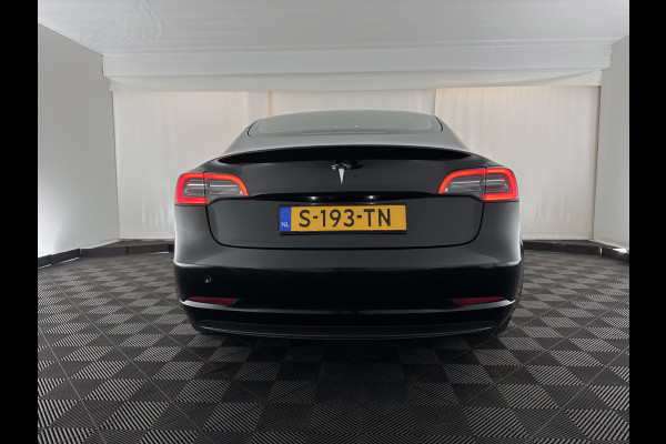Tesla Model 3 Standard RWD Plus 60 kWh [ 3-Fase-11kW ] {SOH-87%} (INCL-BTW) Aut. *PANO | AUTOPILOT | LEATHER | KEYLESS | FULL-LED | MEMORY-PACK | TOPVIEW | DAB | CARPLAY | DIGI-COCKPIT | LANE-ASSIST | COMFORTSEATS | 19"ALU*