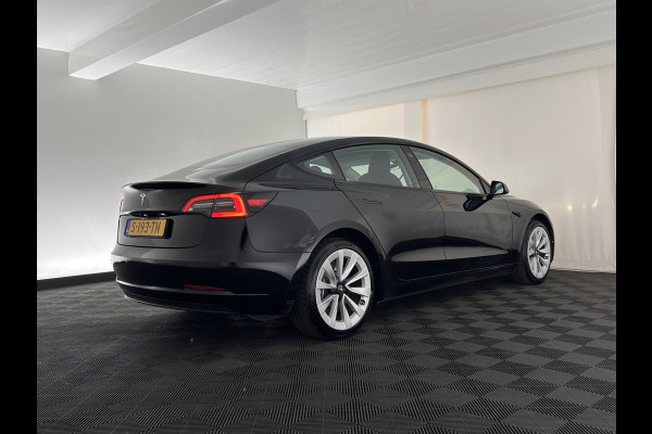 Tesla Model 3 Standard RWD Plus 60 kWh [ 3-Fase-11kW ] {SOH-87%} (INCL-BTW) Aut. *PANO | AUTOPILOT | LEATHER | KEYLESS | FULL-LED | MEMORY-PACK | TOPVIEW | DAB | CARPLAY | DIGI-COCKPIT | LANE-ASSIST | COMFORTSEATS | 19"ALU*