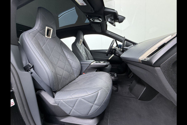BMW iX xDrive40 326pk Soh 100% Leer-Suite+Massage+Ventilatie PanoDak Laser-LED 22"lm Wegklapb.-Trekhaak Soft-Close-aut. Adaptive-Cruise AWD Digital-Key Connected-Drive Android Apple CarplayWarmte-comfort-pack AchteruitRij-Assist Co-Pilot-Pack Drive-Assist Zwarte-Hemel 4WD Uitwijkassist Keyless Stuur+Bank+Stoel-Verwarmd DAB Orig.NLse auto 1e Eigenaar 2.500kg Trekvermogen (630Nm)!  € 106.000,- nieuw  Nét beurt gehad (163.340km)