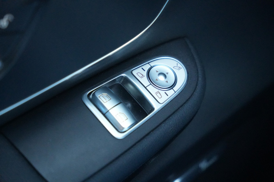 Mercedes-Benz Eqv 300 L2 90kWh 204pk - 2x Schuif - Stoel/Stuurverwarming - Stoelkoeling - Elek Schuifeuren - Blindspot - Multibeam - Rijklaar