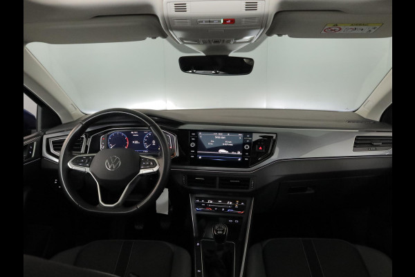 Volkswagen Polo 1.0 TSI Style 95 pk | Navigatie via App | Panoramadak | Parkeersensoren | Matrix LED koplampen | Adaptieve cruise control |