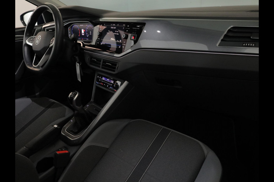Volkswagen Polo 1.0 TSI Style 95 pk | Navigatie via App | Panoramadak | Parkeersensoren | Matrix LED koplampen | Adaptieve cruise control |