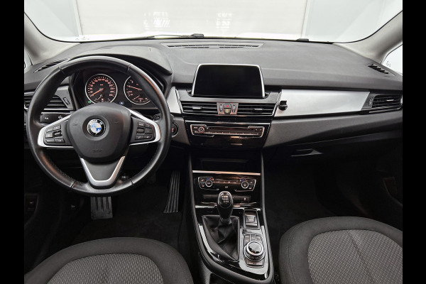 BMW 2 Serie Active Tourer 216i Executive (NAVIGATIE, PARKEERSENSOREN, LED, STUURBEDIENING, GOED ONDERHOUDEN)