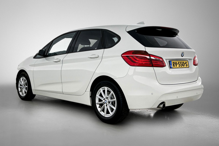 BMW 2 Serie Active Tourer 216i Executive (NAVIGATIE, PARKEERSENSOREN, LED, STUURBEDIENING, GOED ONDERHOUDEN)