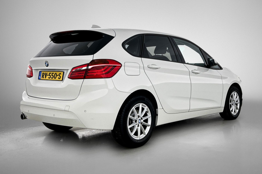 BMW 2 Serie Active Tourer 216i Executive (NAVIGATIE, PARKEERSENSOREN, LED, STUURBEDIENING, GOED ONDERHOUDEN)