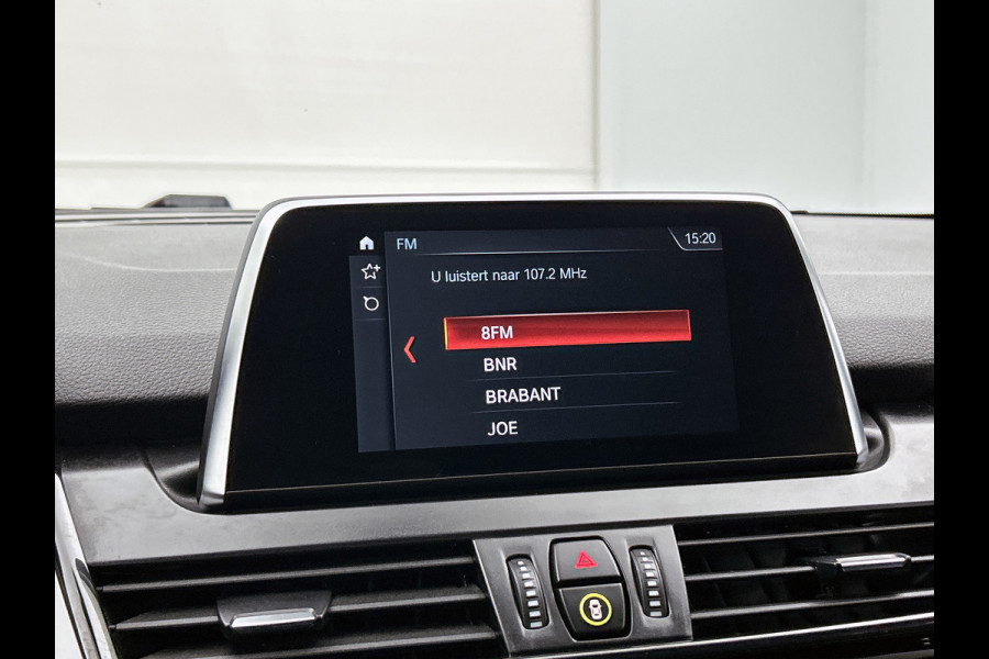 BMW 2 Serie Active Tourer 216i Executive (NAVIGATIE, PARKEERSENSOREN, LED, STUURBEDIENING, GOED ONDERHOUDEN)