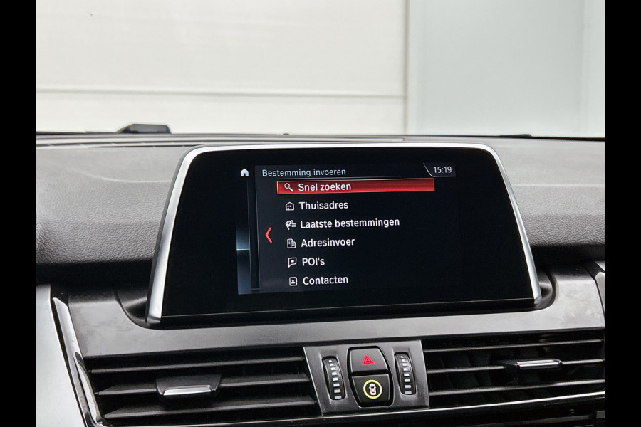 BMW 2 Serie Active Tourer 216i Executive (NAVIGATIE, PARKEERSENSOREN, LED, STUURBEDIENING, GOED ONDERHOUDEN)