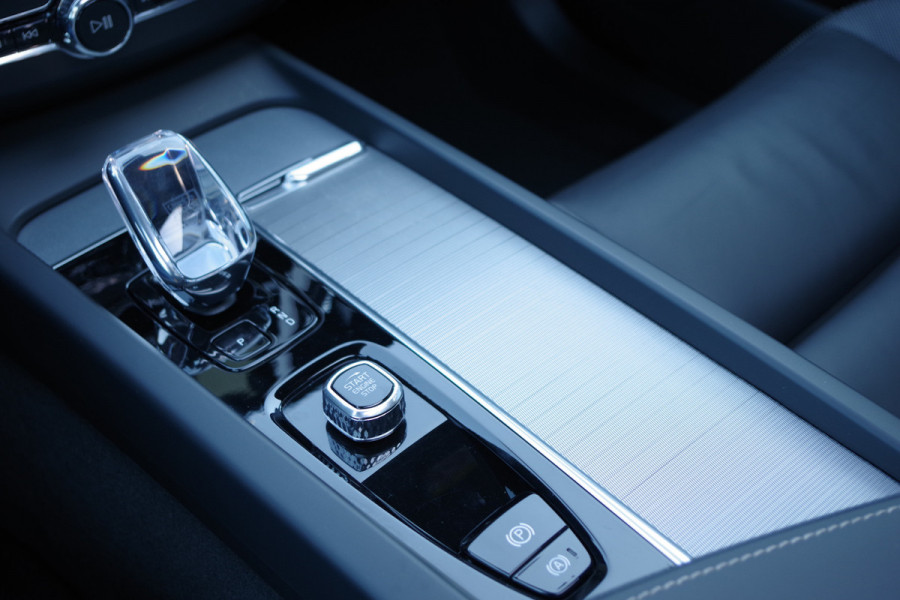 Volvo XC60 2.0 T8 Plug-in-hybrid AWD 456 PK Polestar Engineered, Panoramadak, Trekhaak, B&W Sound, Memory, 360 Camera