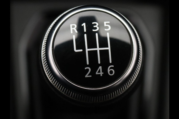 Renault Clio TCe Zen 90pk Airco | Cruise | Navi | Parkeersens. achter