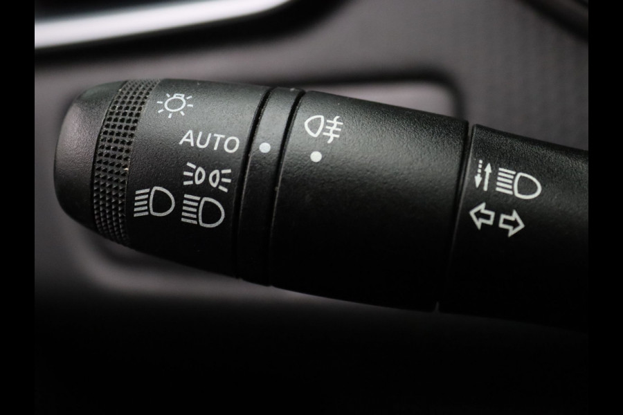 Renault Clio TCe Zen 90pk Airco | Cruise | Navi | Parkeersens. achter