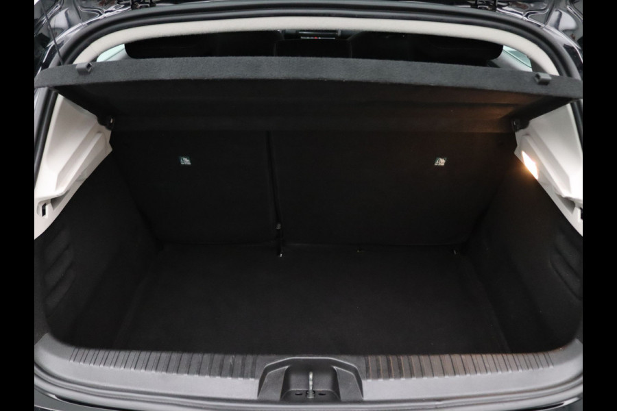 Renault Clio TCe Zen 90pk Airco | Cruise | Navi | Parkeersens. achter