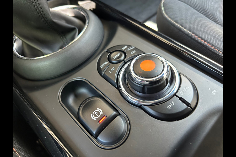MINI Clubman 1.5 Cooper 136PK Apple Carplay NL-Auto Rijklaarprijs!