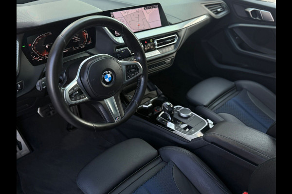 BMW 2 Serie Gran Coupé 218i AUTOMAAT M- Sport pakket, panoramadak,stoelverwarming, adaptief cruise controle, 19 inch
