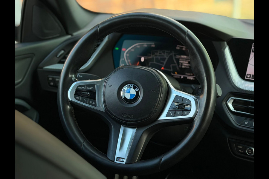 BMW 2 Serie Gran Coupé 218i AUTOMAAT M- Sport pakket, panoramadak,stoelverwarming, adaptief cruise controle, 19 inch
