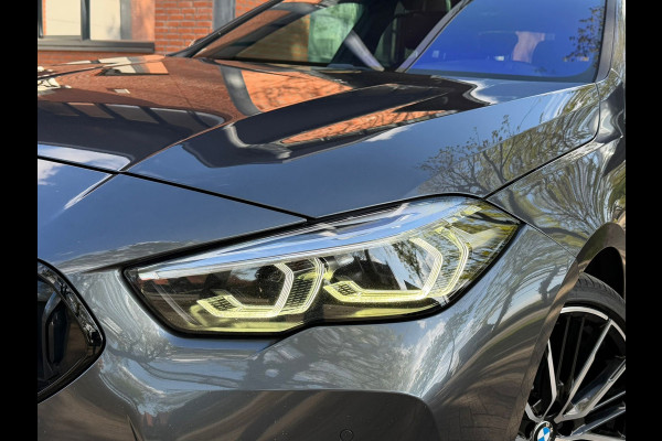 BMW 2 Serie Gran Coupé 218i AUTOMAAT M- Sport pakket, panoramadak,stoelverwarming, adaptief cruise controle, 19 inch