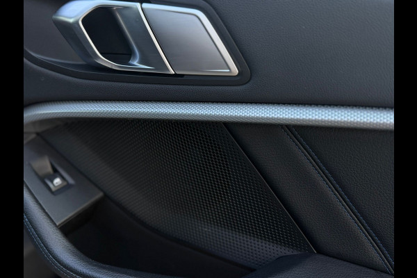 BMW 2 Serie Gran Coupé 218i AUTOMAAT M- Sport pakket, panoramadak,stoelverwarming, adaptief cruise controle, 19 inch