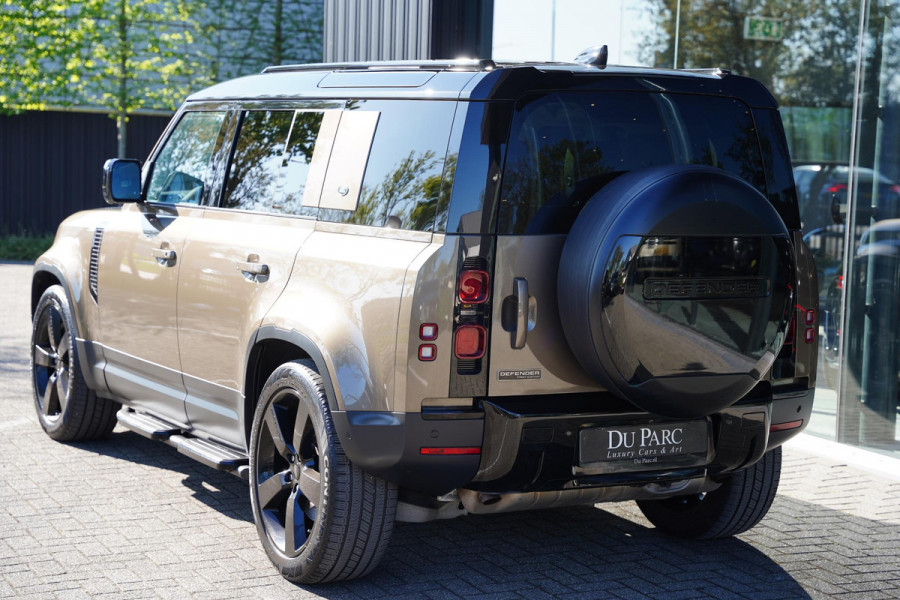 Land Rover Defender 110 P 400 110 BENZINE HSE 7p. / 22 Inch / NL-Auto