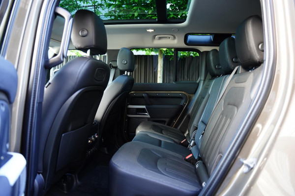 Land Rover Defender 110 P 400 110 BENZINE HSE 7p. / 22 Inch / NL-Auto