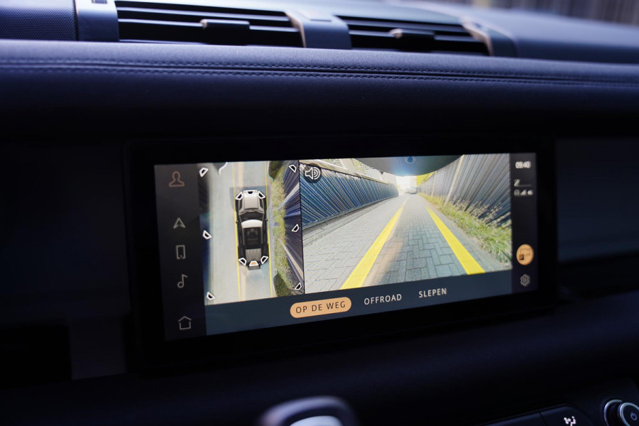 Land Rover Defender 110 P 400 110 BENZINE HSE 7p. / 22 Inch / NL-Auto