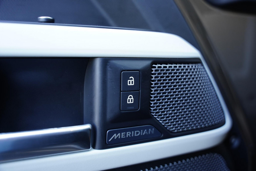 Land Rover Defender 110 P 400 110 BENZINE HSE 7p. / 22 Inch / NL-Auto