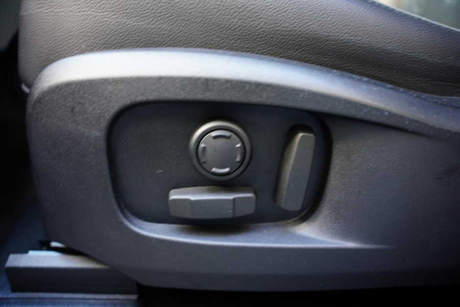 Land Rover Defender 110 P 400 110 BENZINE HSE 7p. / 22 Inch / NL-Auto