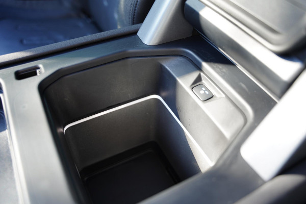 Land Rover Defender 110 P 400 110 BENZINE HSE 7p. / 22 Inch / NL-Auto