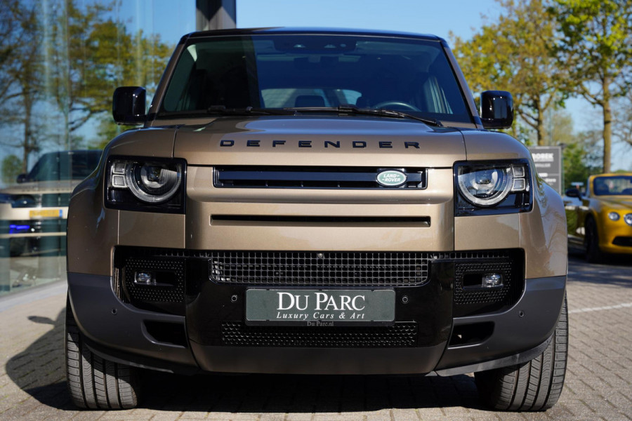 Land Rover Defender 110 P 400 110 BENZINE HSE 7p. / 22 Inch / NL-Auto