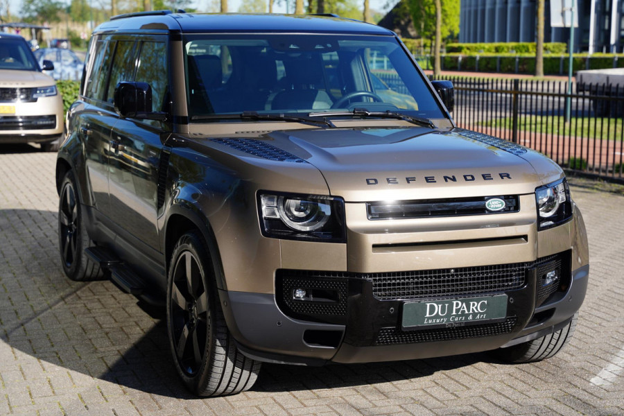 Land Rover Defender 110 P 400 110 BENZINE HSE 7p. / 22 Inch / NL-Auto